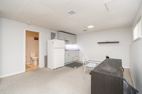 B-6984 Linden Avenue, Burnaby, BC 