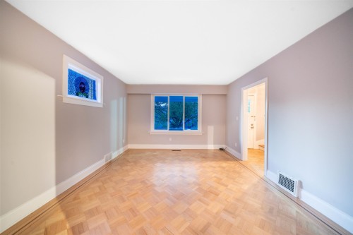 2528 Adanac Street, Vancouver, BC 