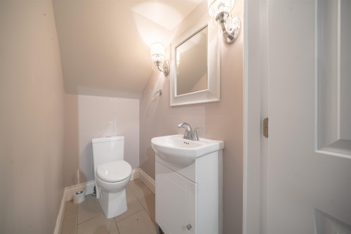 2528 Adanac Street, Vancouver, BC 