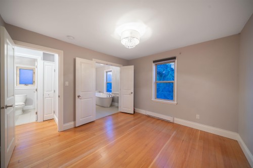 2528 Adanac Street, Vancouver, BC 