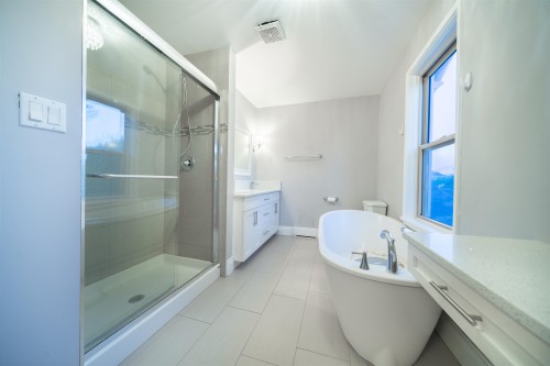 2528 Adanac Street, Vancouver, BC 
