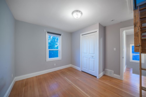 2528 Adanac Street, Vancouver, BC 