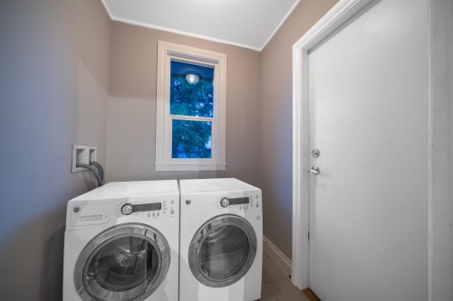2528 Adanac Street, Vancouver, BC 