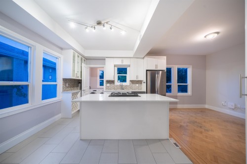 2528 Adanac Street, Vancouver, BC 