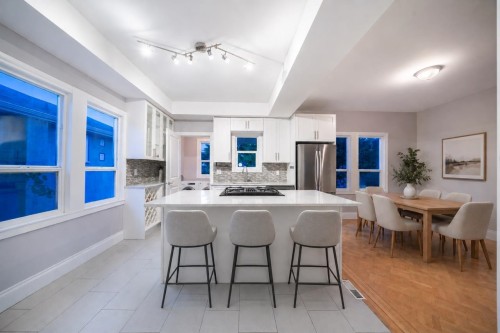 2528 Adanac Street, Vancouver, BC 