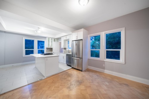2528 Adanac Street, Vancouver, BC 