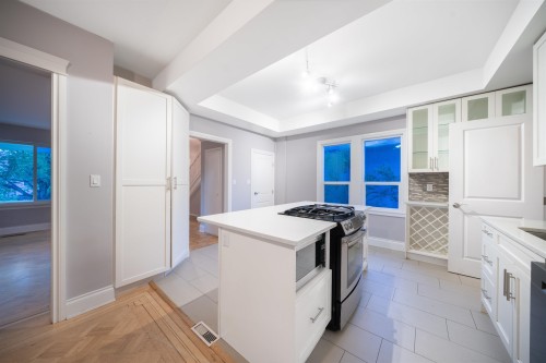 2528 Adanac Street, Vancouver, BC 