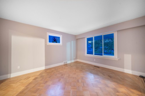 2528 Adanac Street, Vancouver, BC 