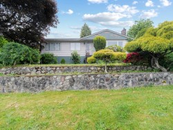 4156 Castlewood Crescent Burnaby, BC V5G 2M2