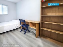 628X Elliott St Vancouver, BC V5S 2M4