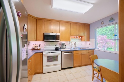 4627 Hoskins Road, North Vancouver, BC 