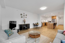 303-715 W 15 Street Street  North Vancouver, BC V7M 1T2