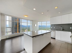 30xx-4880 Bennett Street Burnaby, BC V5H 0C1