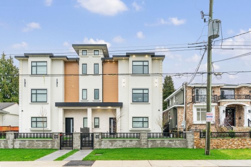 2-8464 15Th Avenue, Burnaby, BC 