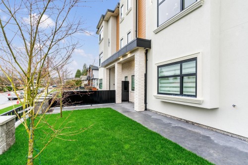2-8464 15Th Avenue, Burnaby, BC 