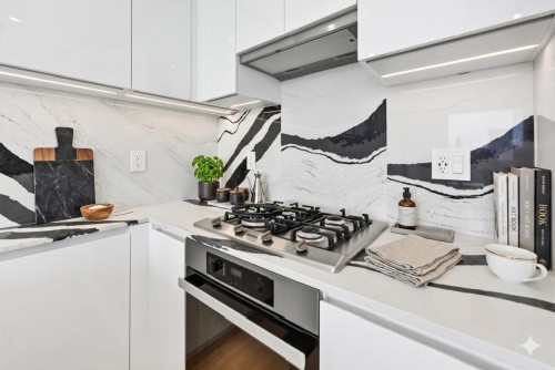 1304-135 13Th Street E, North Vancouver, BC 