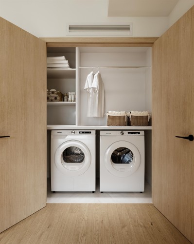 Ph7-4451 Hastings Street, Burnaby, BC 