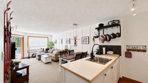 334-4800 Spearhead Drive  Whistler, BC V8E 1G1