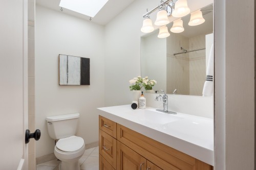 27454 110 Avenue, Maple Ridge, BC - Indoor Photo Showing Bathroom