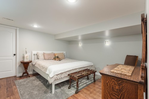 27454 110 Avenue, Maple Ridge, BC - Indoor Photo Showing Bedroom
