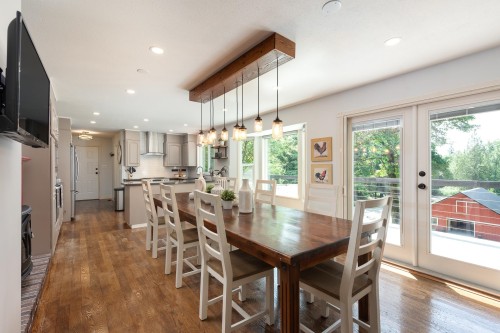 27454 110 Avenue, Maple Ridge, BC - Indoor Photo Showing Dining Room
