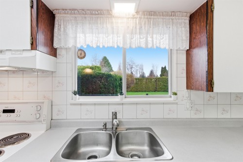 22641 Brown Avenue, Maple Ridge, BC 