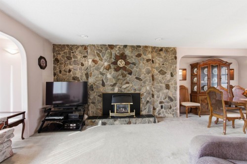 22641 Brown Avenue, Maple Ridge, BC 