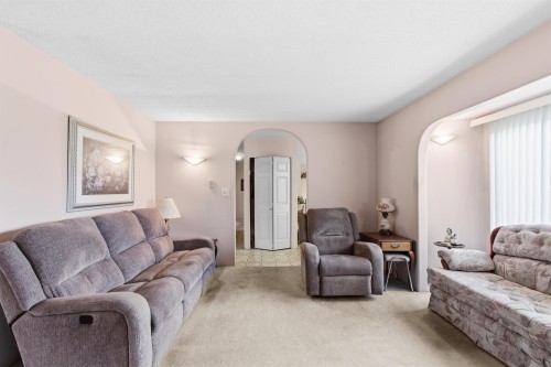 22641 Brown Avenue, Maple Ridge, BC 