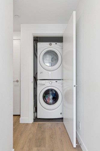 2107-8538 River District Crossing, Vancouver, BC - Indoor Photo Showing Laundry Room