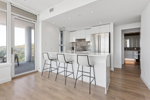 2107-8538 River District Crossing, Vancouver, BC - Indoor Photo Showing Kitchen With Upgraded Kitchen