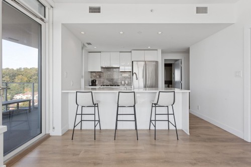 2107-8538 River District Crossing, Vancouver, BC - Indoor Photo Showing Kitchen With Upgraded Kitchen