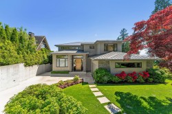 2668 Haywood Avenue  West Vancouver, BC V7V 1Y6
