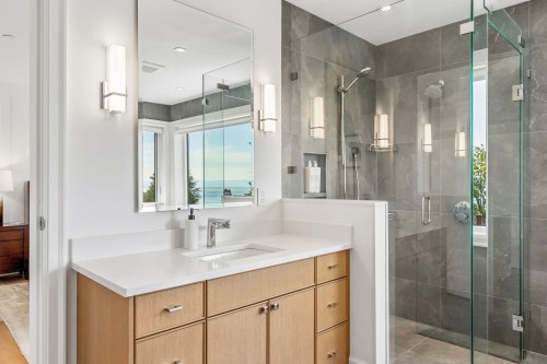 2668 Haywood Avenue, West Vancouver, BC 