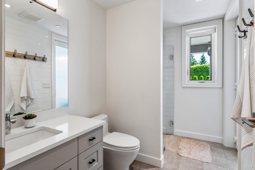 2668 Haywood Avenue, West Vancouver, BC 