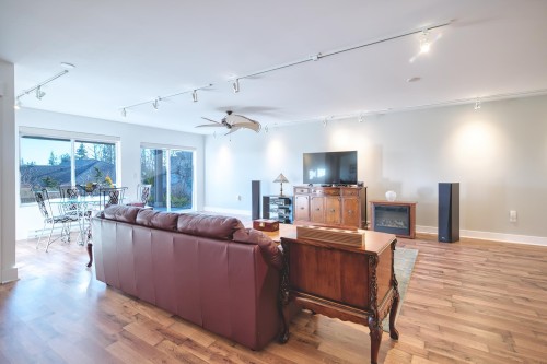 6263 Apollo Road, Sechelt, BC 