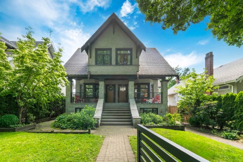 2436 8Th Avenue W, Vancouver, BC 