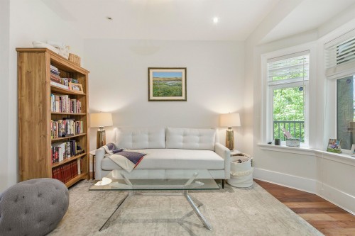 2436 8Th Avenue W, Vancouver, BC 