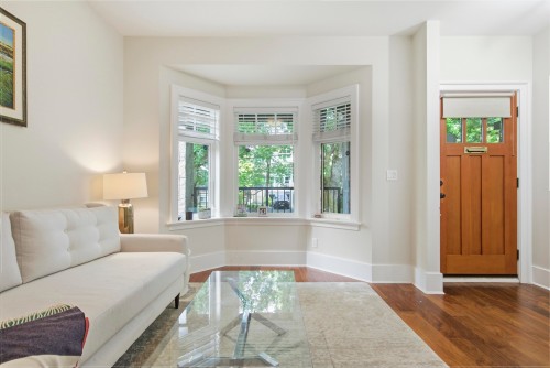 2436 8Th Avenue W, Vancouver, BC 