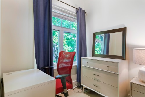 2436 8Th Avenue W, Vancouver, BC 