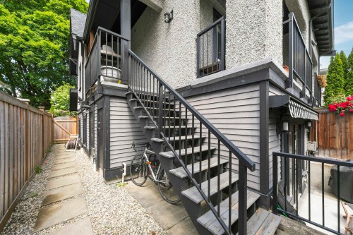 2436 8Th Avenue W, Vancouver, BC 