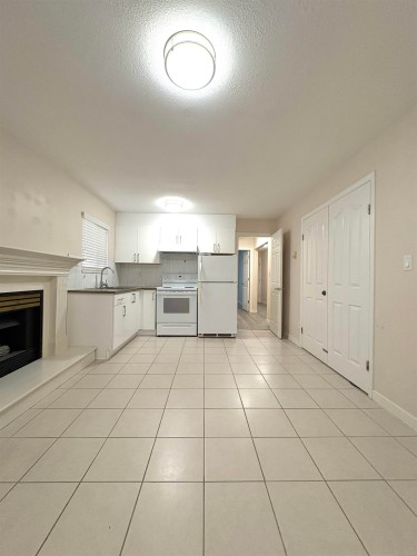 4156 Cambridge Street, Burnaby, BC - Indoor Photo Showing Kitchen