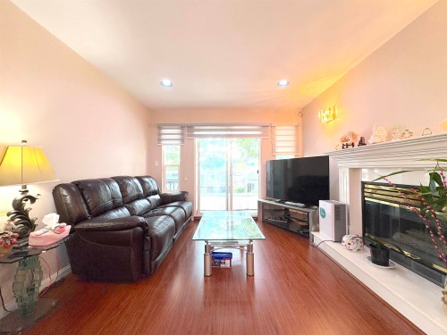 4156 Cambridge Street, Burnaby, BC - Indoor Photo Showing Living Room With Fireplace