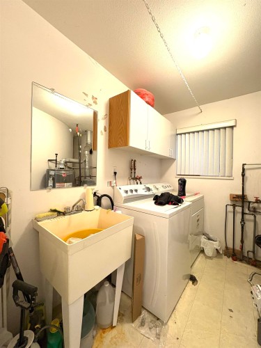 4156 Cambridge Street, Burnaby, BC - Indoor Photo Showing Laundry Room