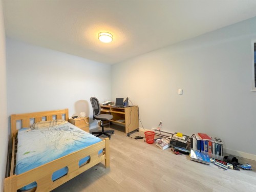 4156 Cambridge Street, Burnaby, BC - Indoor Photo Showing Bedroom