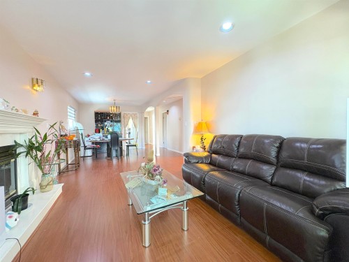 4156 Cambridge Street, Burnaby, BC - Indoor Photo Showing Living Room With Fireplace