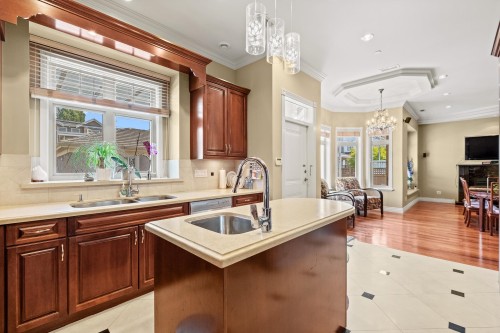 1529 61St Avenue W, Vancouver, BC 