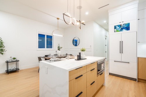 2-7303 14Th Avenue, Burnaby, BC 