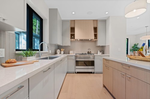 5663 Westport Road, West Vancouver, BC 
