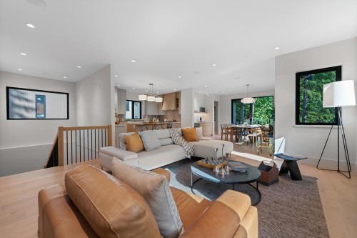 5663 Westport Road, West Vancouver, BC 