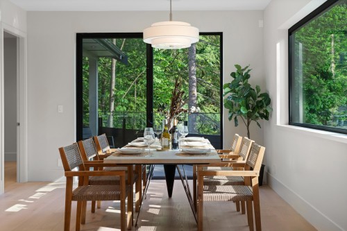 5663 Westport Road, West Vancouver, BC 